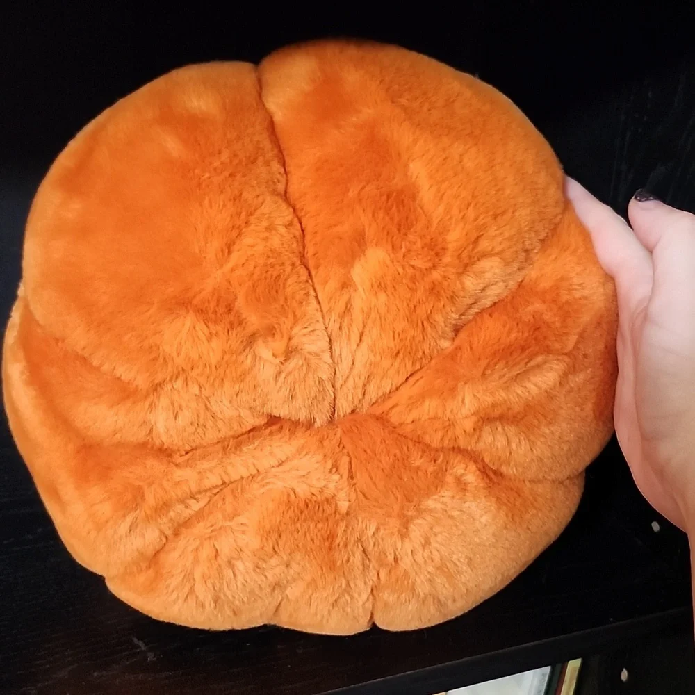 PLUSH JACK 'O LANTERN STYLE PUMPKIN HALLOWEEN DECOR PILLOW
